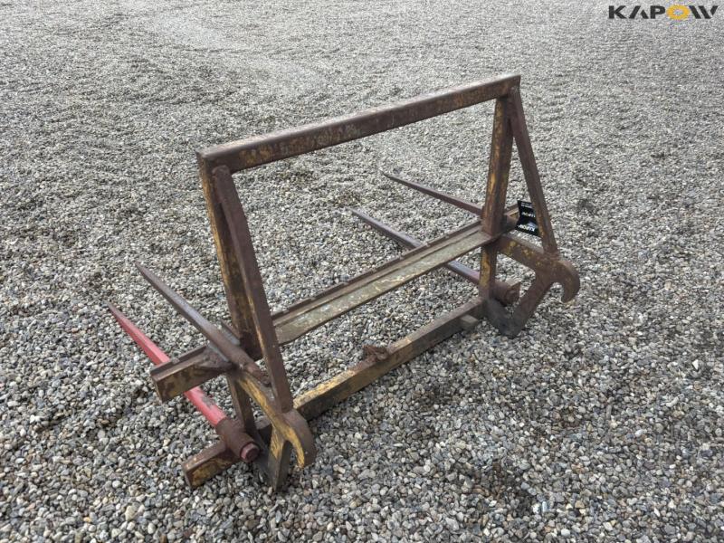 Bale spike with Atlas hitch 7