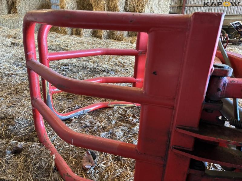 Bale clamp with Euro hitch 13
