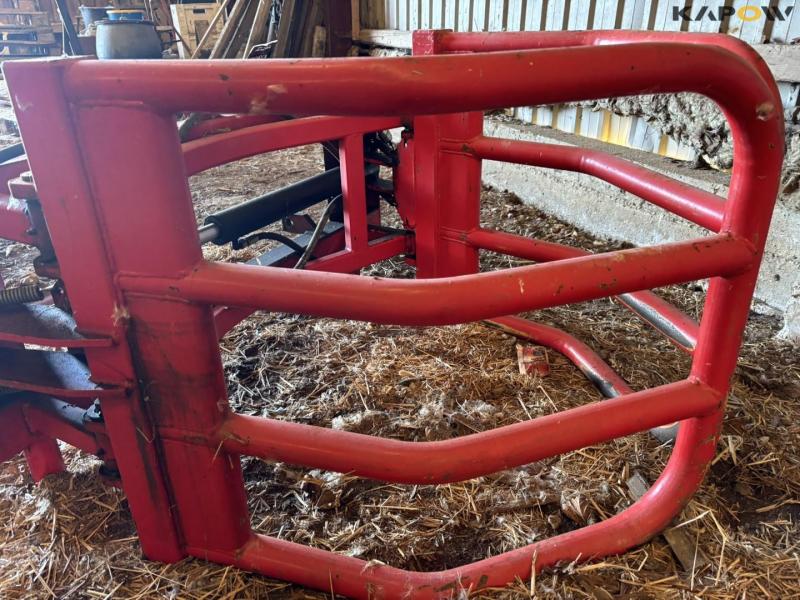 Bale clamp with Euro hitch 14