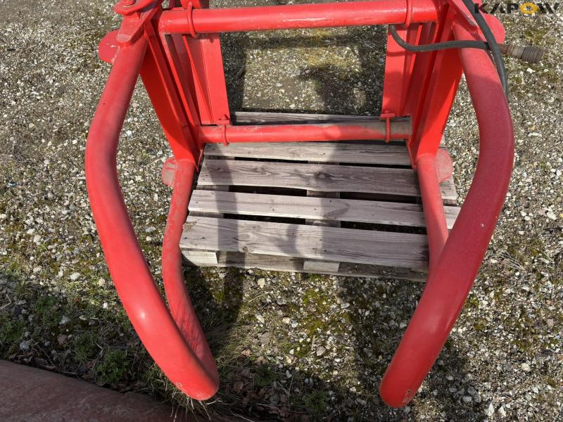 Bale clamp with Volvo shift 9