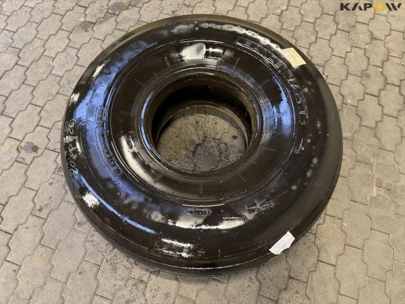 Bandenmarkt 20.00-20 tires 9