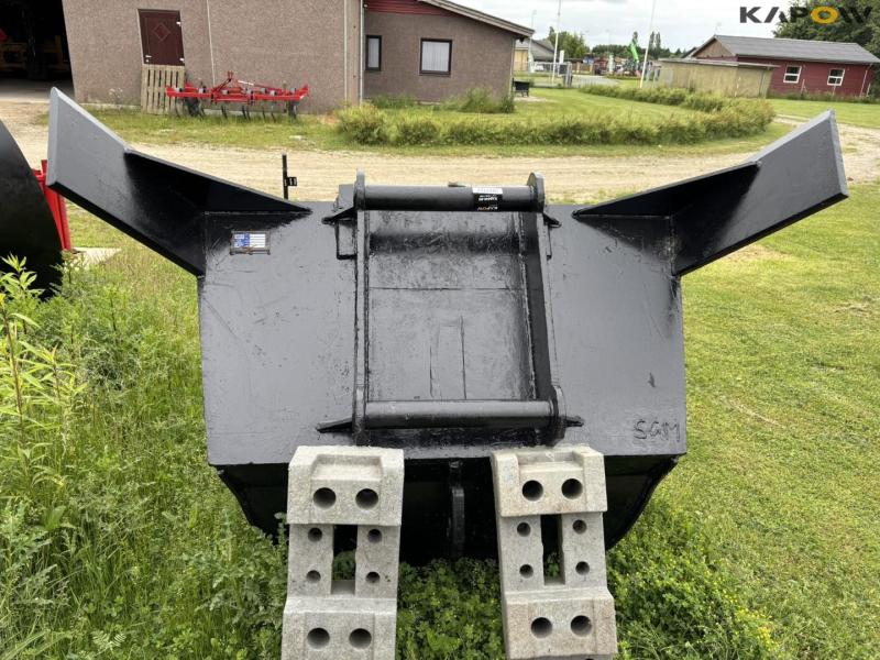 Beco profile bucket with S70 hitch 6