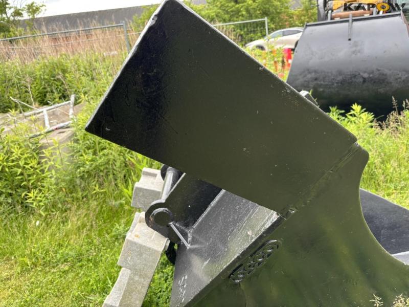 Beco profile bucket with S70 hitch 14