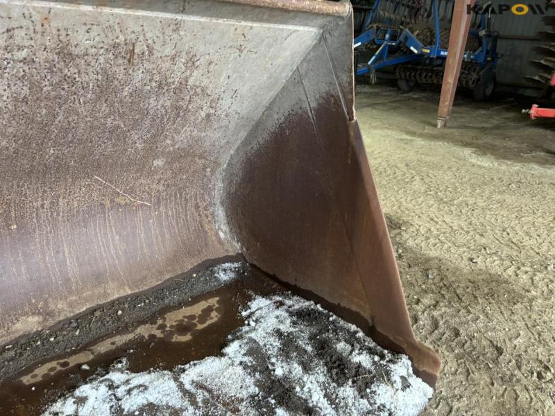 Beco bucket with Volvo hitch 10