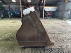 Beco bucket with Volvo hitch 4
