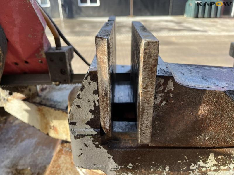 BEHRINGER SLB230G hacksaw with 6 meter roller table 15