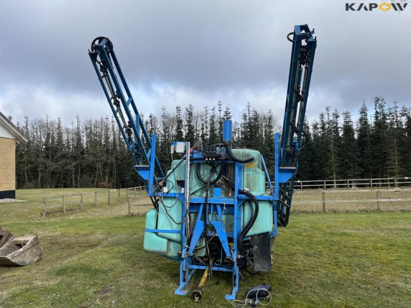 Berthoud 16 meter field sprayer 2