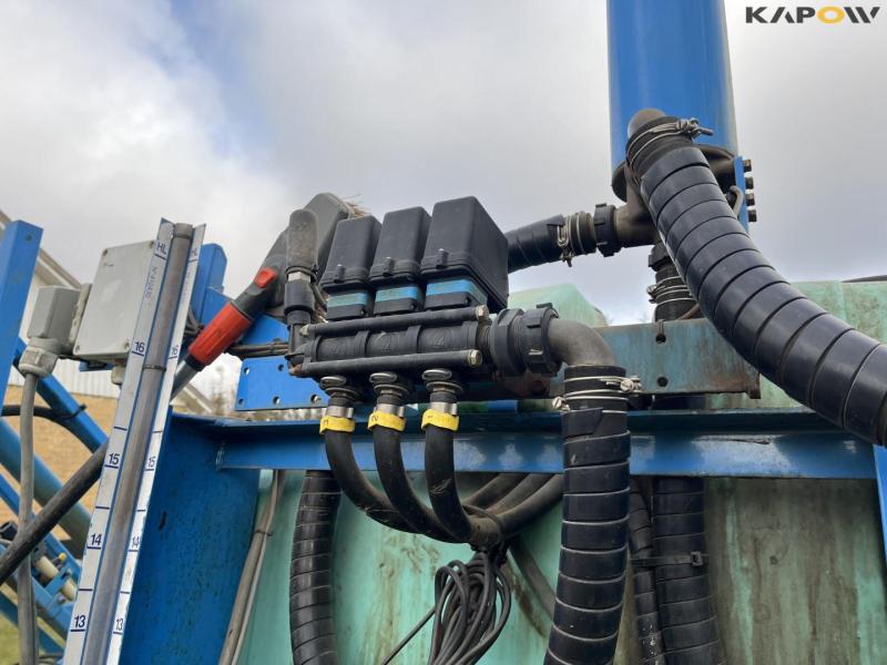 Berthoud 16 meter field sprayer 12