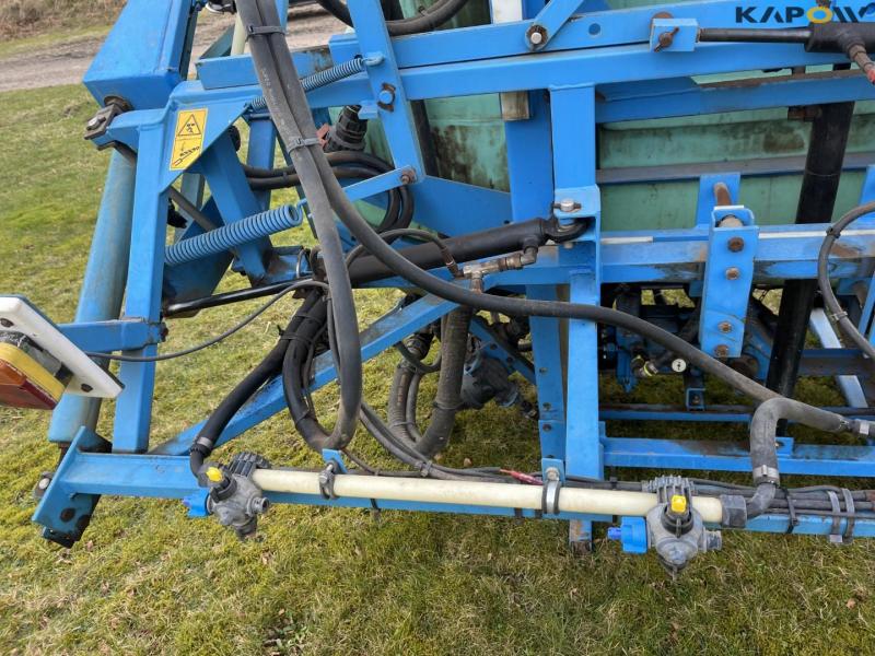 Berthoud 16 meter field sprayer 22