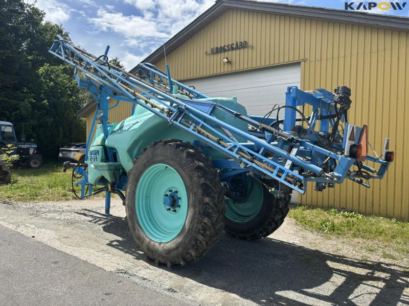 Berthoud Tracker 32-34 D.P.Tronic trailer sprayer 24 m 7