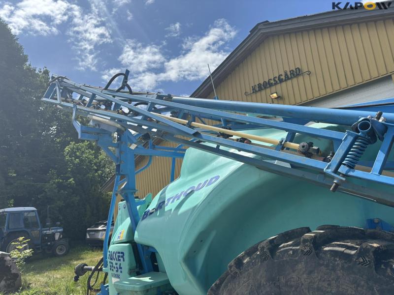 Berthoud Tracker 32-34 D.P.Tronic trailer sprayer 24 m 42