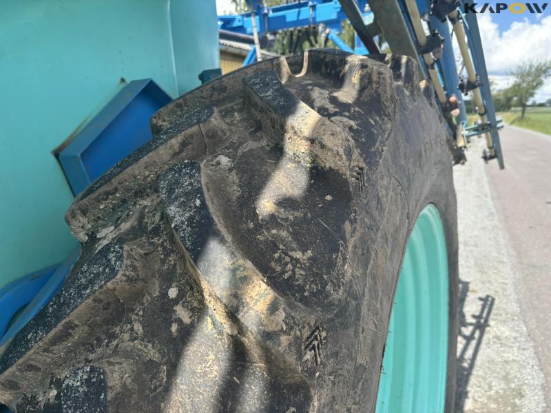 Berthoud Tracker 32-34 D.P.Tronic trailer sprayer 24 m 44
