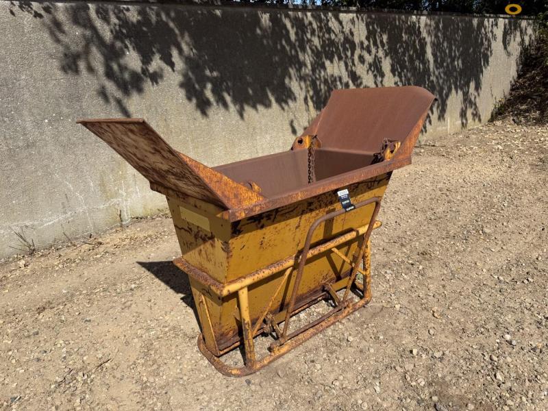 Concrete bucket/ Crane box 3