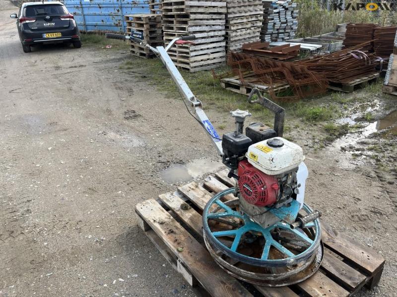 Concrete power trowel 3