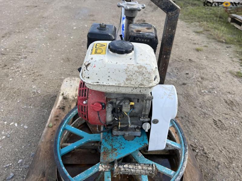 Concrete power trowel 9