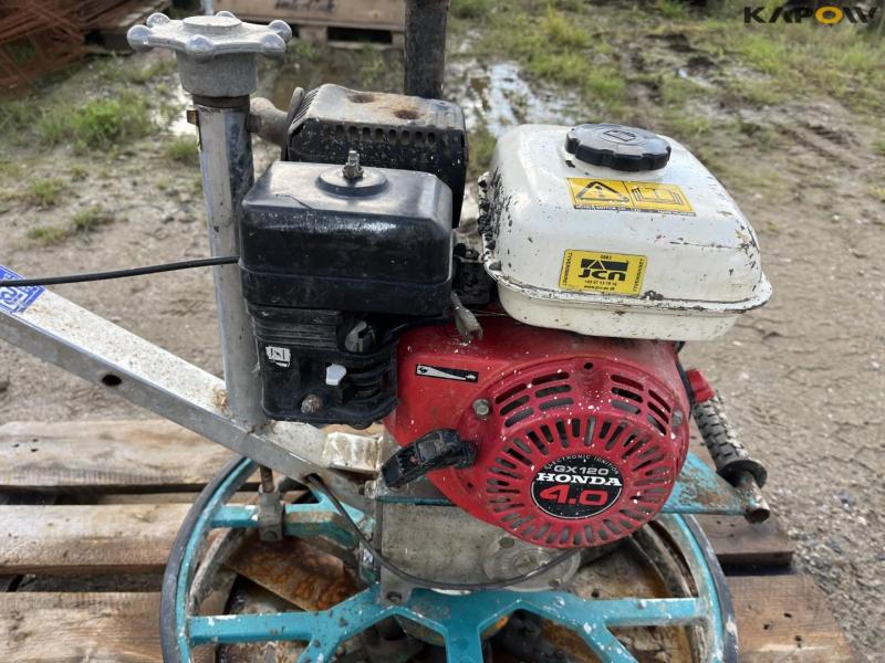 Concrete power trowel 10