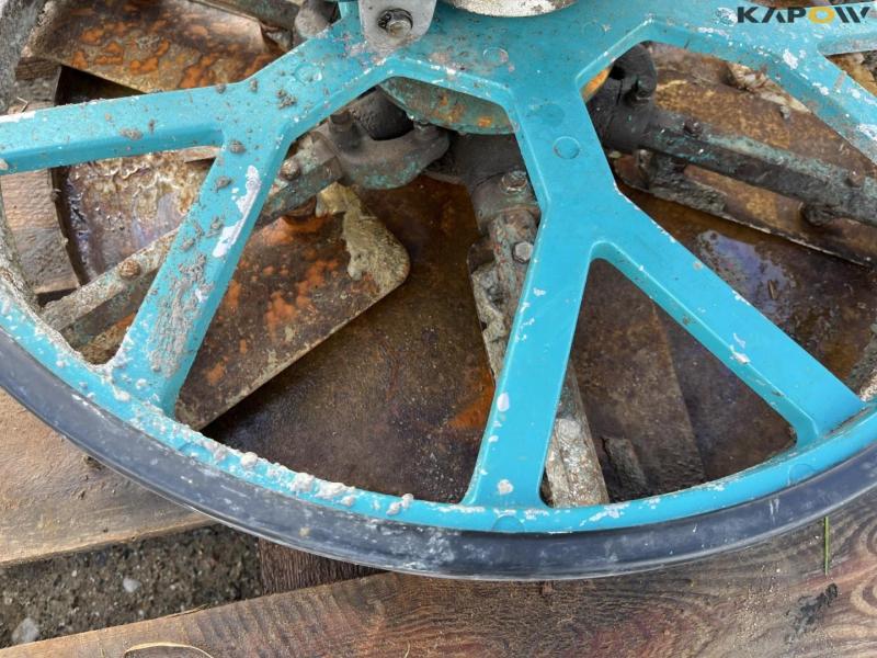 Concrete power trowel 11