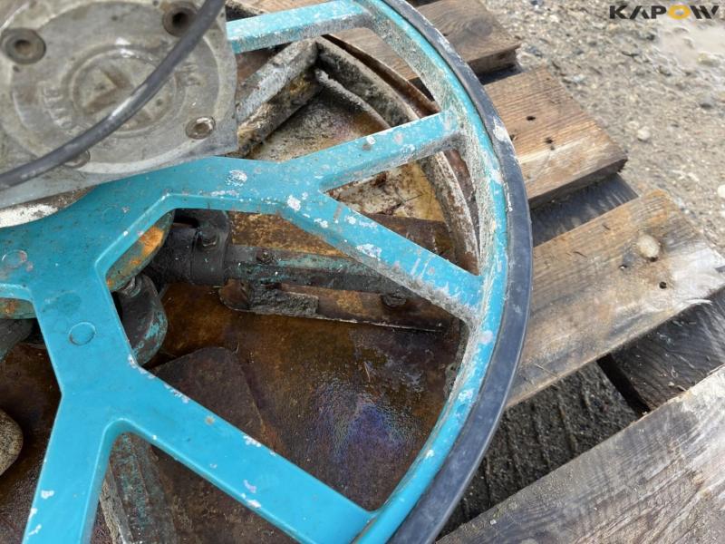 Concrete power trowel 12