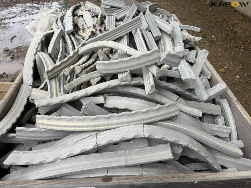 Concrete strips 20