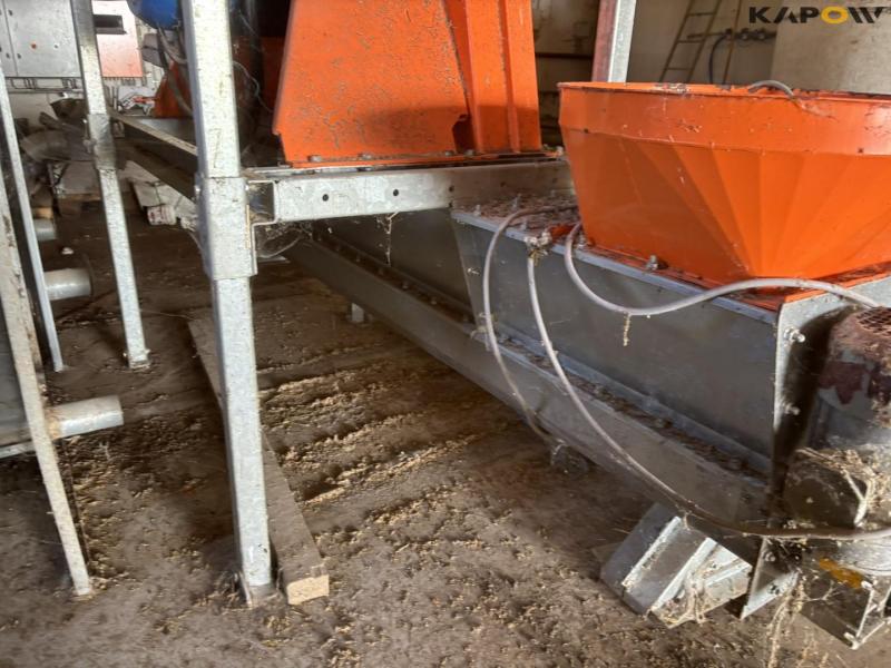 Big Dutchman hammer mill and grain cleaner 9