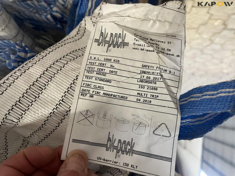 Big bags on pallet 9