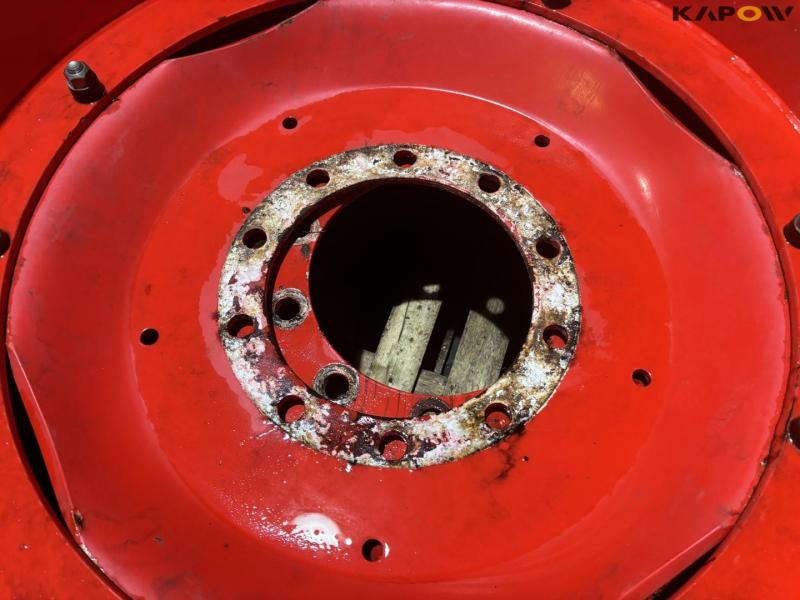 BKT 270/95-R36 wheels 12