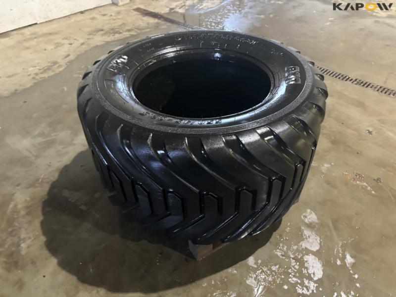 BKT 550/45-22.5 tires 3