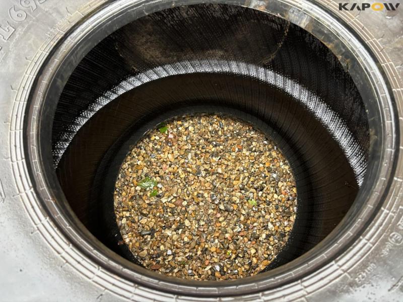 BKT 710/50-R26.5 tires 13