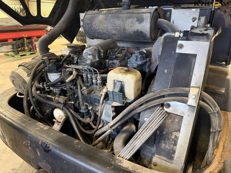 Bobcat AL440D loader 22