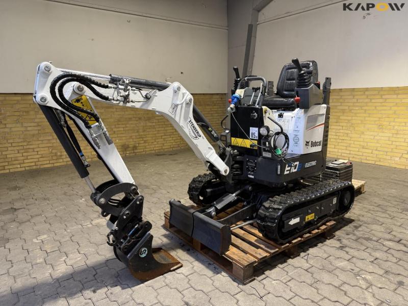 Bobcat E10e mini excavator 1
