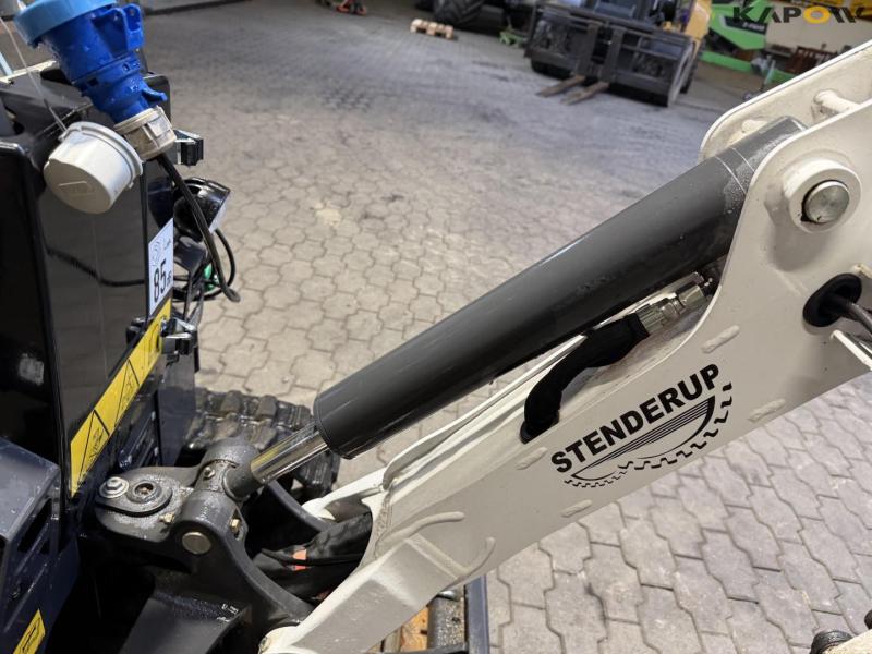 Bobcat E10e mini excavator 20