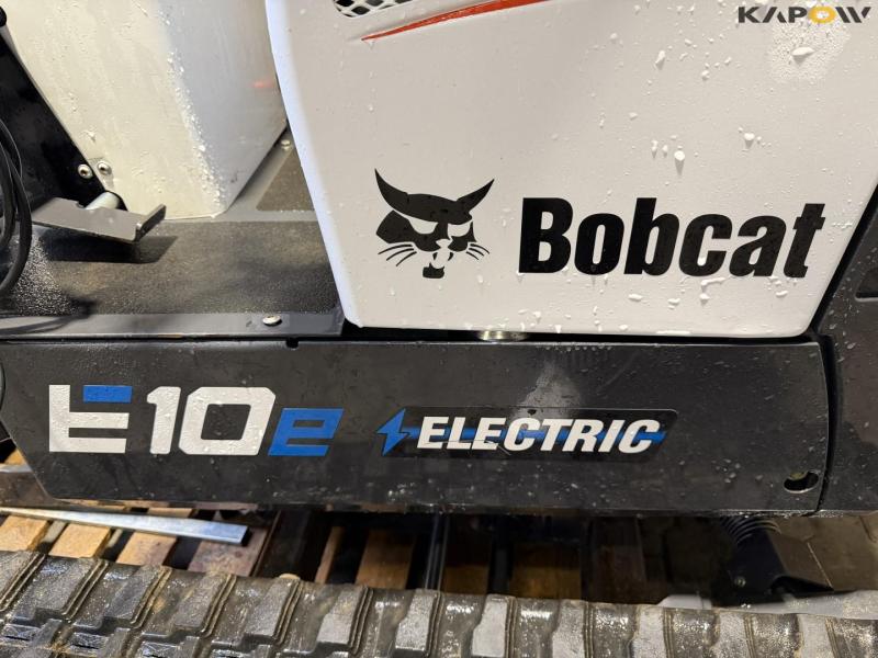 Bobcat E10e mini excavator 42