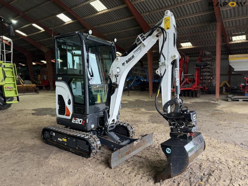 Bobcat E20Z mini excavator 3