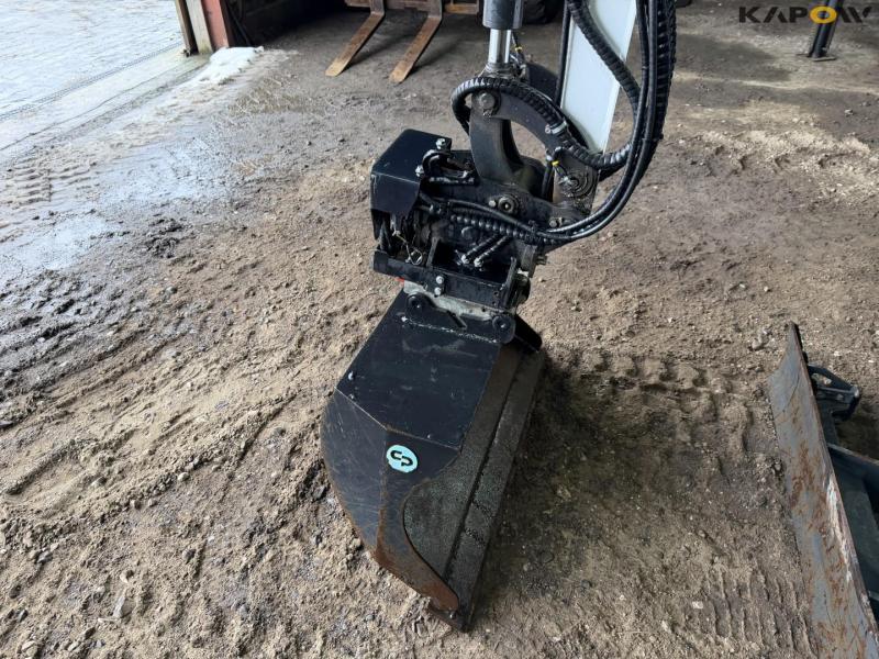 Bobcat E20Z mini excavator 9