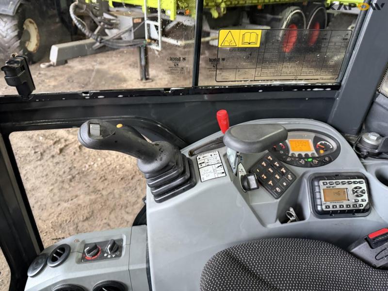 Bobcat E20Z mini excavator 28