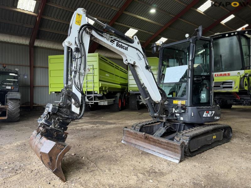 Bobcat E27 mini excavator 1