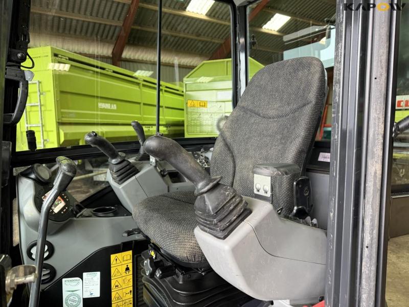 Bobcat E27 mini excavator 27