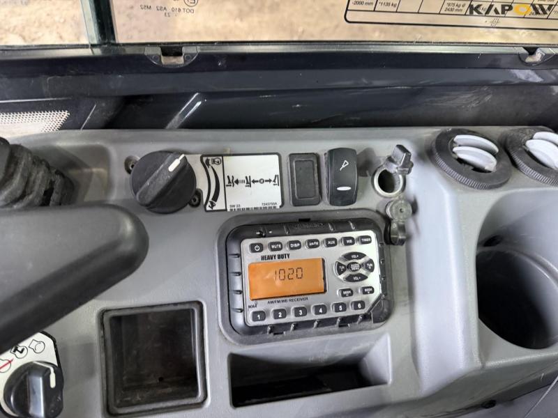 Bobcat E27 mini excavator 33