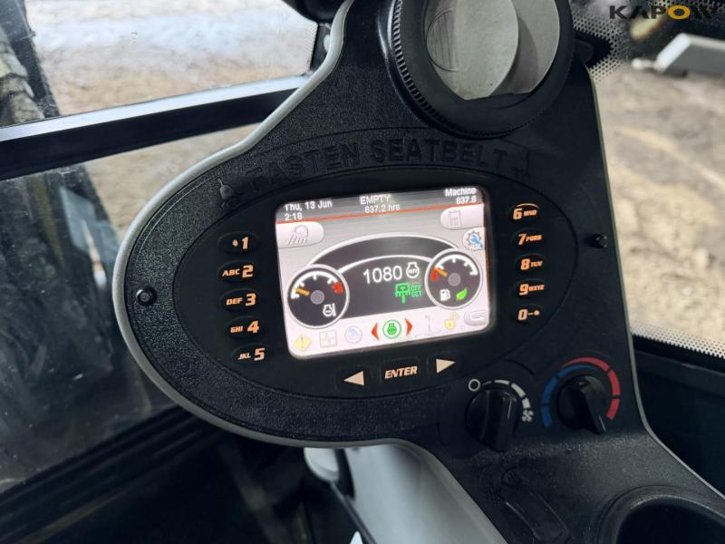 Bobcat E27 mini excavator 37