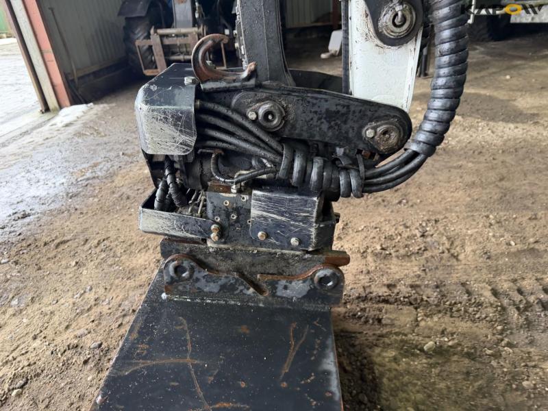 Bobcat E27 mini excavator 12