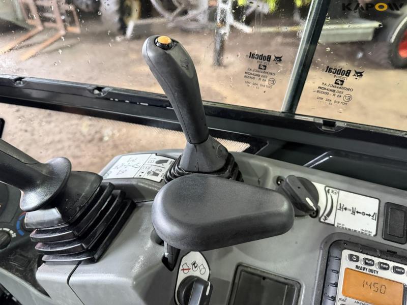 Bobcat E27 mini excavator 28