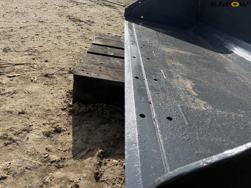 Bobcat earthmoving bucket 225cm 12