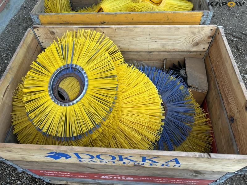 Brushes for sweeper 4