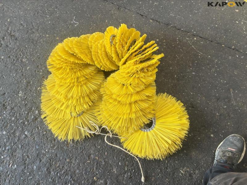 Brushes for motor broom 19