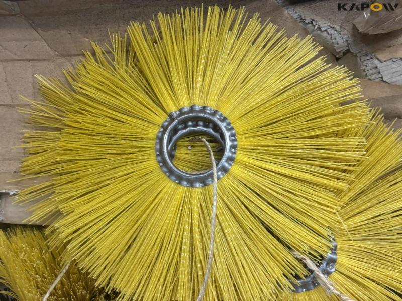 Brushes for motor broom 22