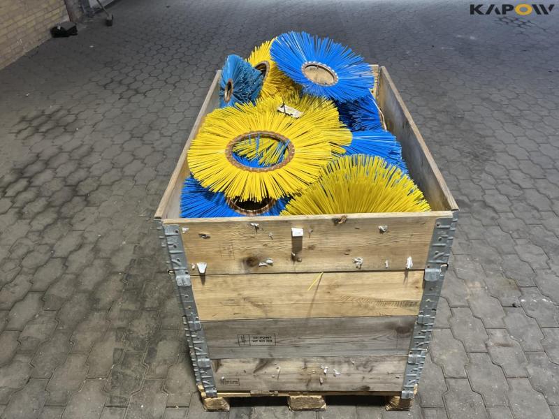 Brush rings for brooms 4