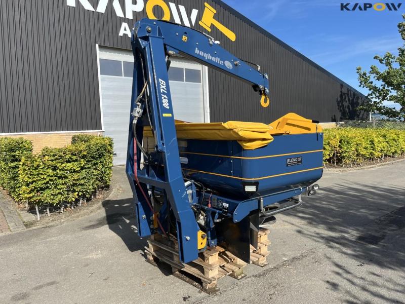 Bogballe L2W Z Plus fertilizer spreader with BXL 1300 crane 1