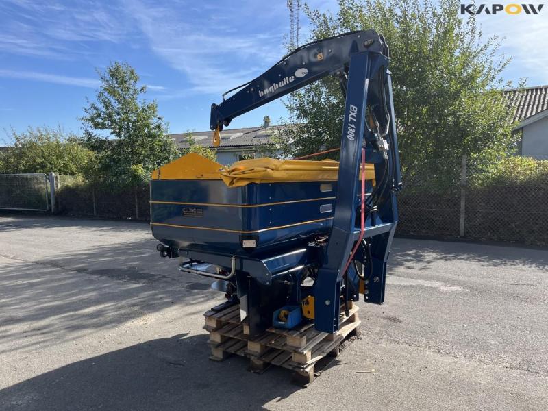 Bogballe L2W Z Plus fertilizer spreader with BXL 1300 crane 3