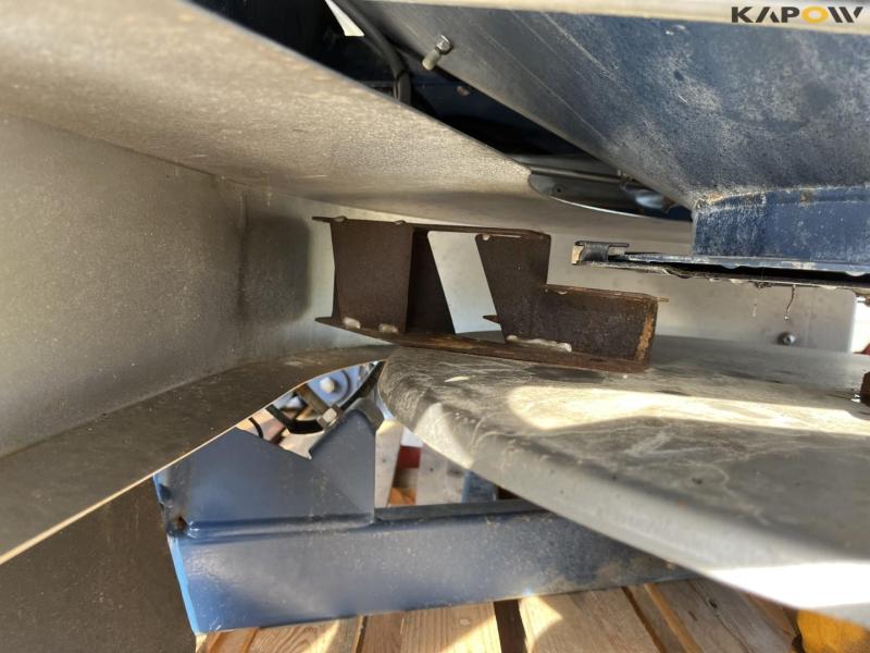 Bogballe L2W Z Plus fertilizer spreader with BXL 1300 crane 22