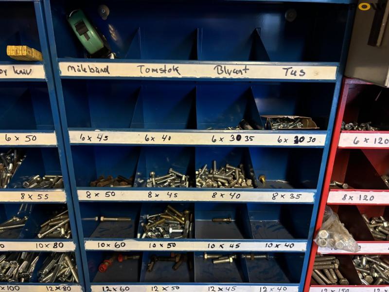 Bolt rack and various bolts 10